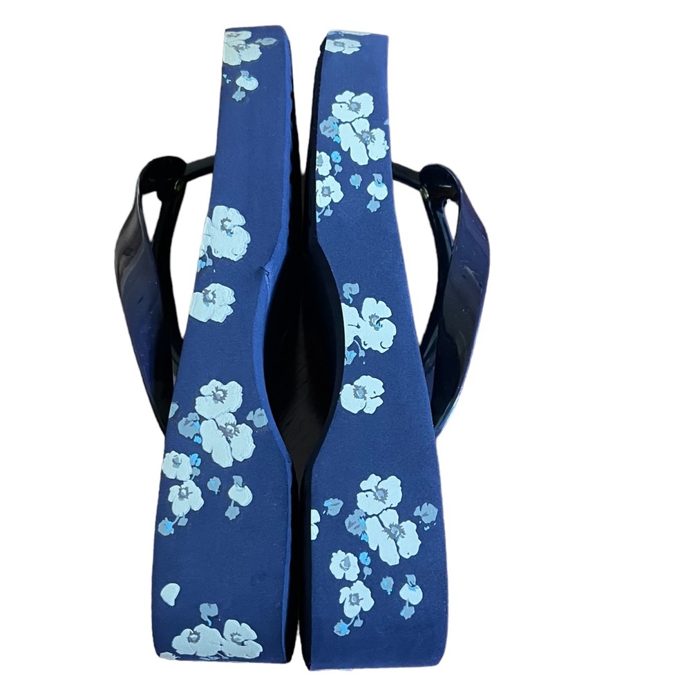 Tory Burch Black Floral Platform Thong Sandals - Picture 11 of 12